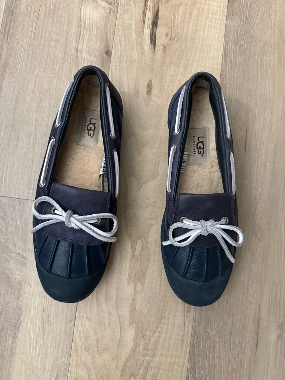 UGG Australia Women’s Ashdale 1001768 Size 8